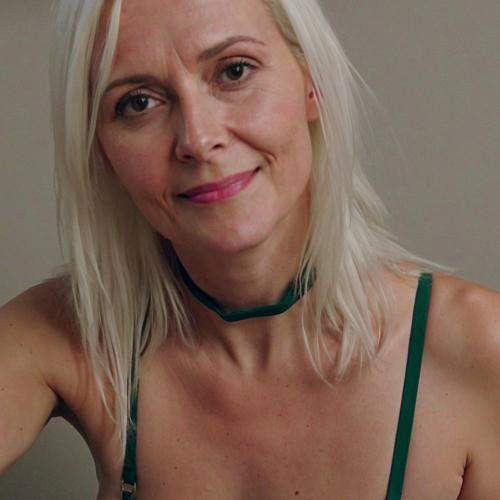 Aitoa Miestä Ja Hyvää Seuraa Kaipaan