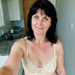 Kaipaan Miehen Joka Herättää Uteliaisuuteni