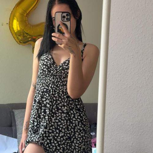 Etsin Miehen Joka Rakastaa Pientä Flirttiä