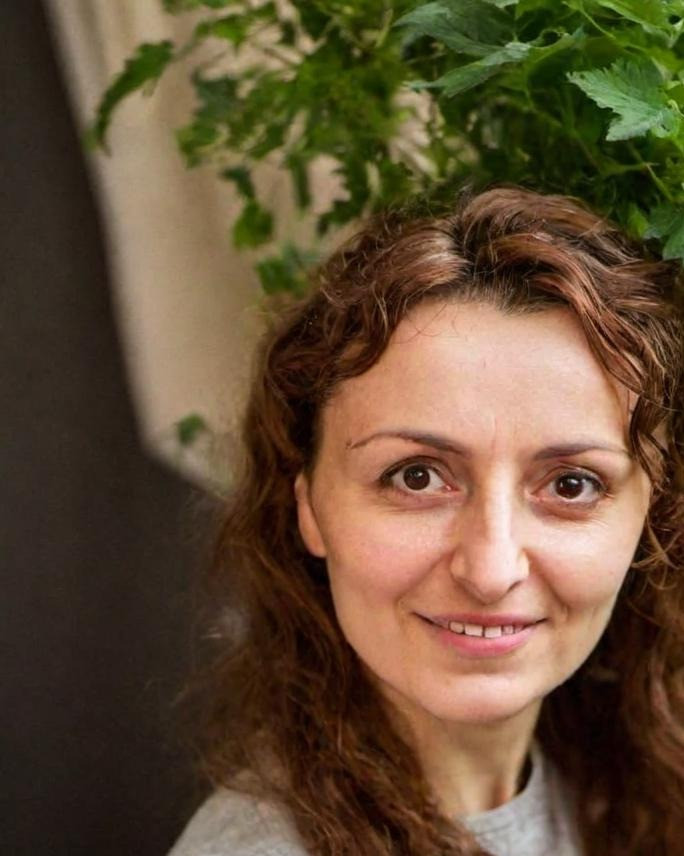 Pieni Pilke Silmäkulmassa Etsii Seuraa